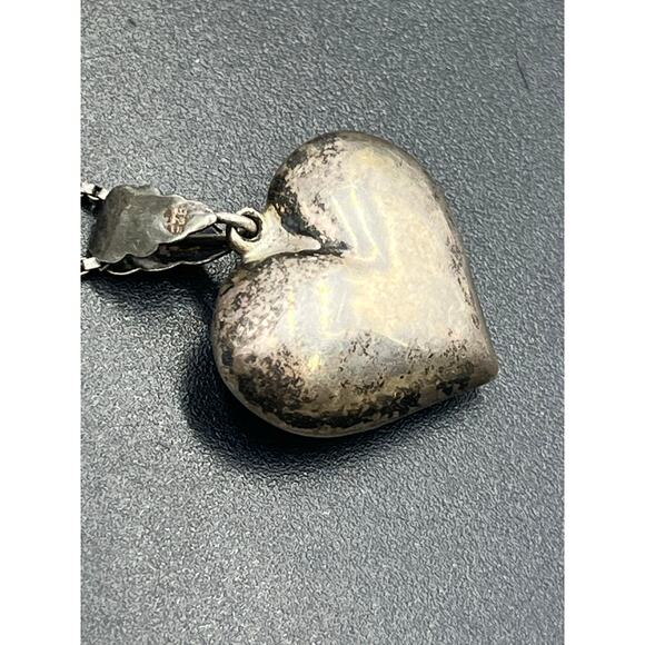 Vintage Oxidized Sterling Silver 3D Puffy Heart Pendant Box Chain Necklace - Picture 10 of 10